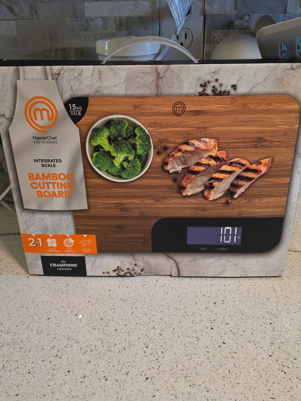 Bamboo Cutting Board with Integrated Scale — Natural Brown